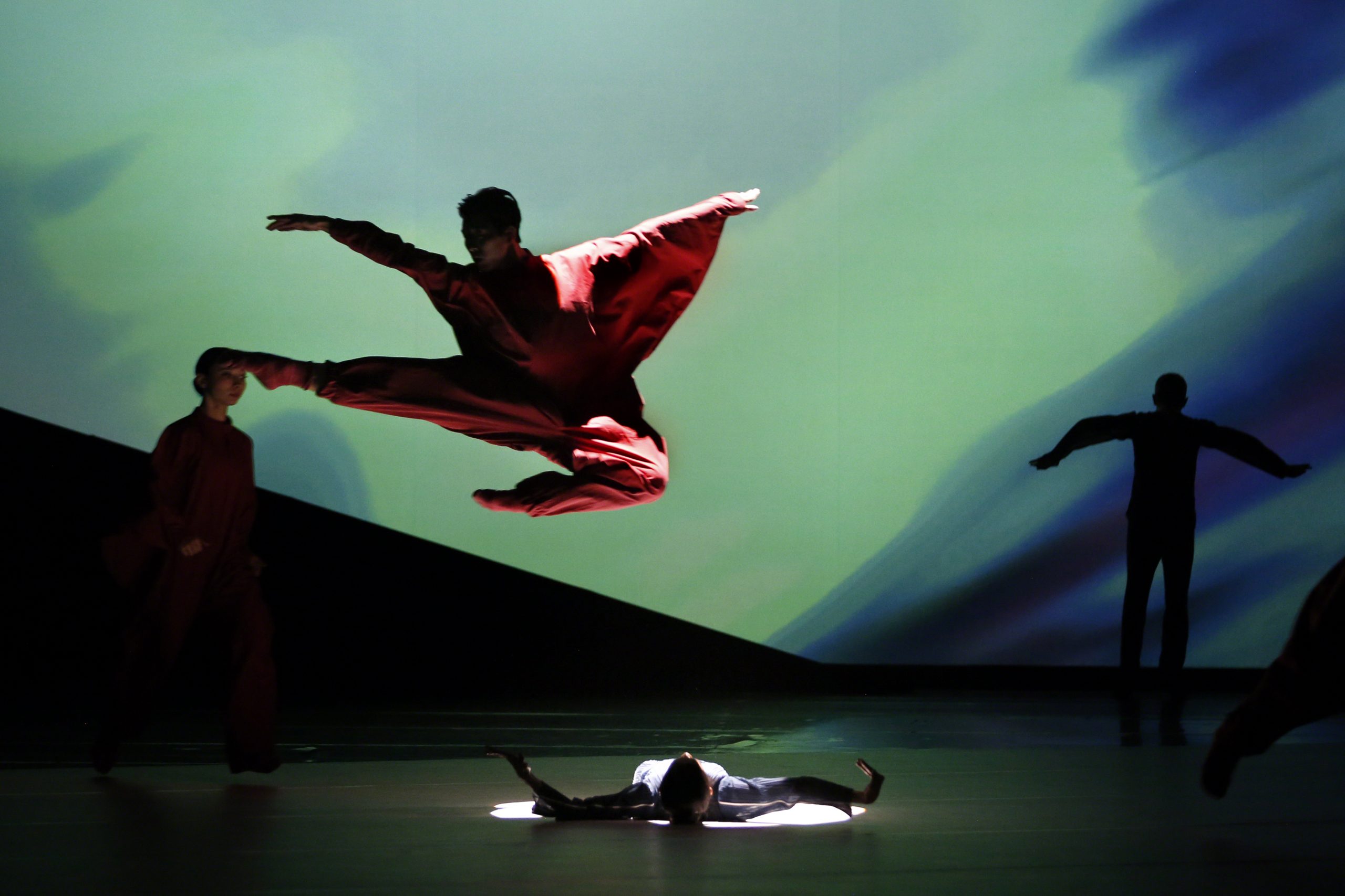 Members of the Leipziger Ballett company performing Aaron Copland's Clarinet Concerto part of the Soto Scholz Schröder ballet